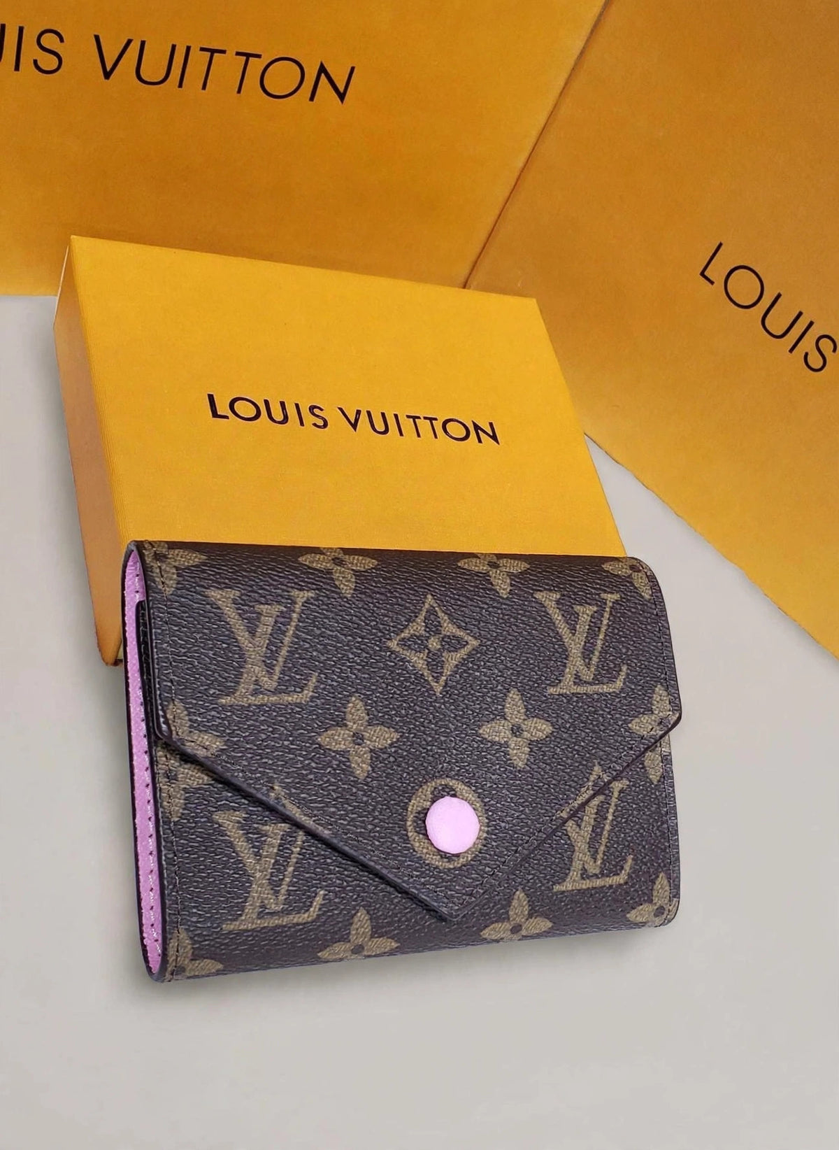 Portefeuille Compact à Bouton