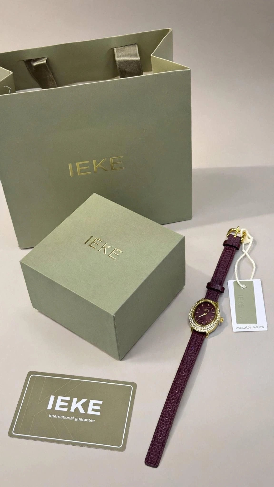 Montre Femme Ovale Bracelet Cuir
