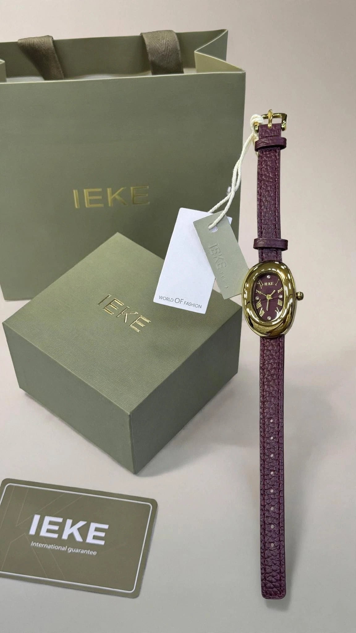 Montre Femme Ovale Bracelet Cuir